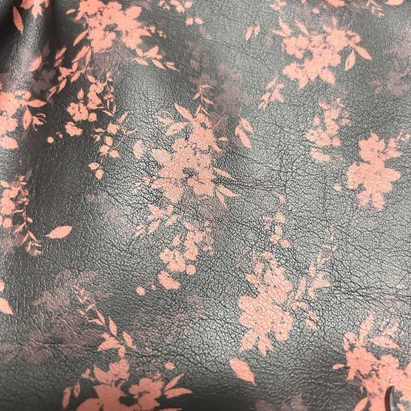 Simply Vera Verawang Bag - Picture 2 of 5